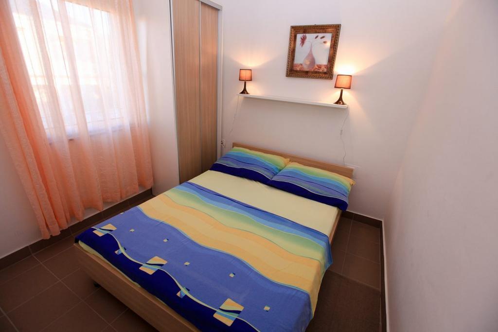 Apartments Franc Povljana Rum bild